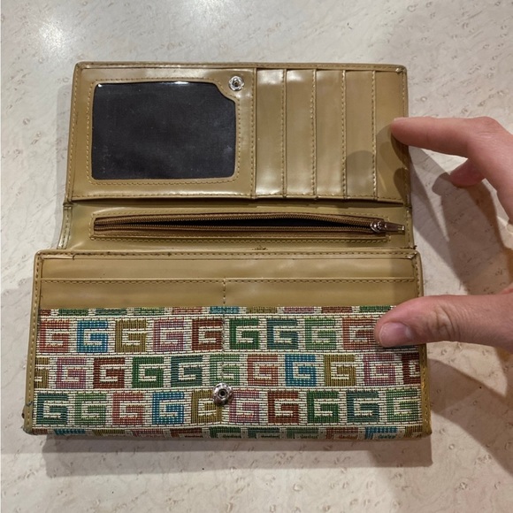 Guess wallet - Picture 2 of 4